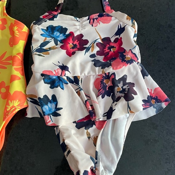 Old Navy and Cat & Jack Kids Swimsuit with Floral Design Size 3T - Picture 3 of 5